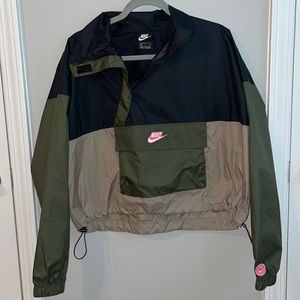 Nike women’s windbreaker coat